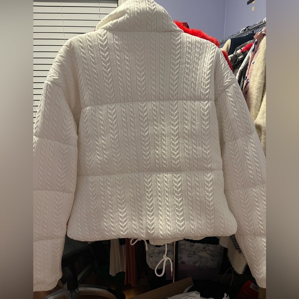 Textured Drawstring Puffer Jacket - Picture 4 of 8